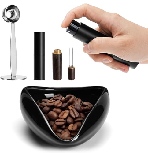 Kairey 4-Pièces Tasse Doseuse Grains Café, Agitateur Expresso,Cuillère à café 2-en-1 Flacon Pulvérisateur Plateau Dosage Café Céramique Accessoires Café pour amateurs café