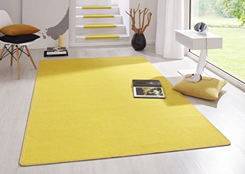 Hanse Home Indoor Teppich Fancy – Wohnzimmerteppich einfarbig Modern Velours Teppich für Esszimmer, Wohnzimmer, Kinderzimmer, Flur, Schlafzimmer, Küche – Gelb, 160x240cm