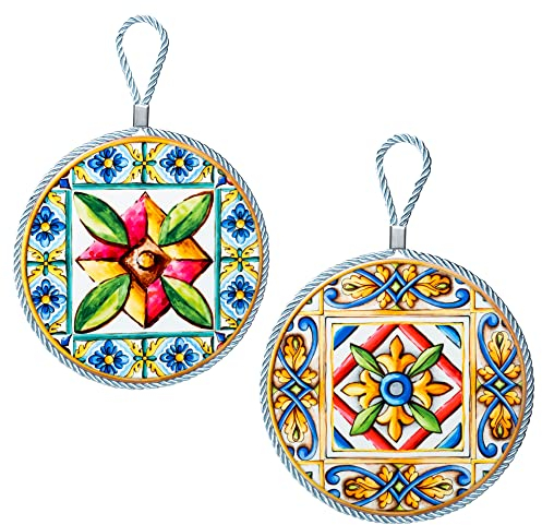 Piatto Ceramica Decorato da Appendere Set da 2, Decorazioni Cucina da Appendere con Gancetto, Stile Piastrelle Siciliane Maiolica, Piatti da Parete 16x 16 cm con Retro in Sughero