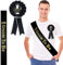 WILLBOND 2 Pezzi Set Badge Fascia Sposo Include Groom To Be Fascia di Raso Groom To Be Premiata Spilla Distintivo Nastro per Addio al Celibato Festa Fidanzamento Celebrazione Forniture