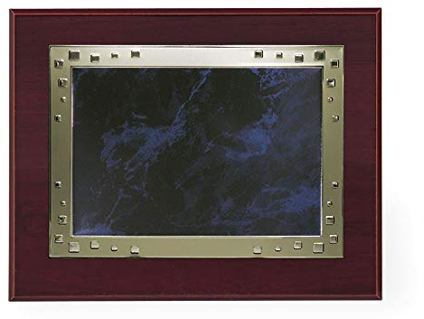 Trofeos Martínez - Placa Conmemorativa/Homenaje con Placa Base en Madera, Borde Dorado y lámina Negra y azil para grabación a láser | Incluye Estuche de Calidad (21x16,5cm)