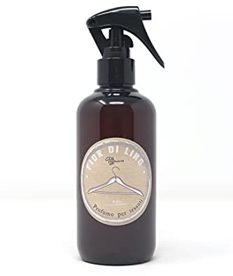 Profumo per tessuti 250ml Fior di lino. Una fragranza calma, che invita al relax e ricorda l'odore delle lenzuola di lino stese al sole.