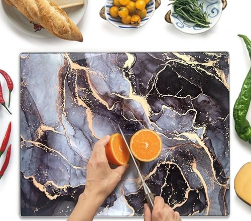 Kitchenville Planche à Découper 50×40 cm en Verre Trempé – Plaque en Verre pour Cuisine, Durable, Résistante aux Rayures et à la Chaleur – Protection de Plan de Travail – Gris et or
