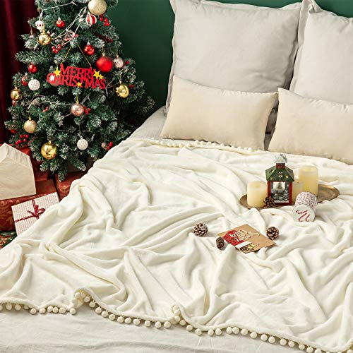 MIULEE Kuscheldecke Fleecedecke Flanell Decke mit Pompoms Einfarbig Wohndecken Couchdecke Flauschig Überwurf Mikrofaser Tagesdecke Sofadecke Blanket, 220x240cm, Weiß