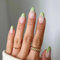 AKOFIC 24 Pièces Amande Faux Ongles Français Court, Faux Ongles avec Colle à Ongles, Press On Nails Faux Ongles à Coller Nail Art pour Femme et Fille (Nu Vert Mat)