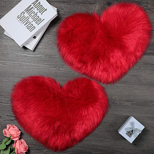 2 Stück Flauschige Faux Schaffell Herzförmiger Teppich für Haus Wohnzimmer Sofa Boden Schlafzimmer, 12 x 16 Zoll (Rot)