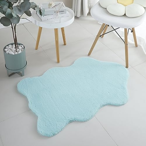 HomebyHome Kinderteppich Fell Design Kleiner Kunstfell Teppich Minze 60x180 cm - Hochflor Flauschig Teppich für Kinderzimmer Mädchen und Junge Extra Weich Waschbarer Teppich - Babyzimmer Teppich