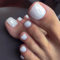 24Pcs White Glitter Press on Toenails, Glossy French Tip False Toe Nails, Short Square Artificial Summer Fake Toe Nails, Solid Color Acrylic Glue on Toenails for Women Girls Pedicure Decorations