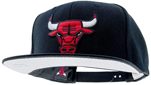 Mitchell & Ness NBA Wool Solid Snapback - Chicago Bulls, Black