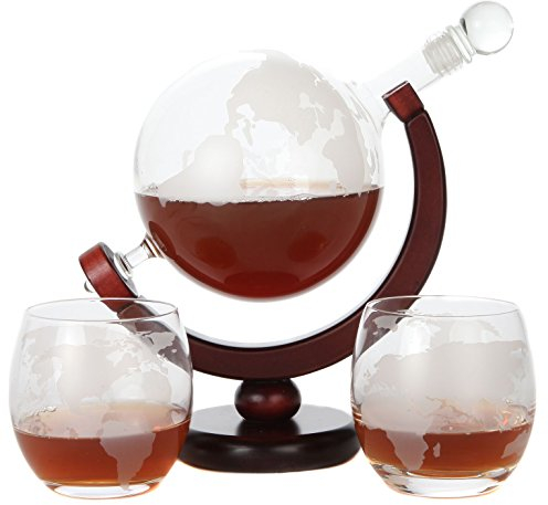 lily' S Home 850 ml World Globe whiskey decanter con supporto con finitura in legno scuro due bicchieri per whisky e bar imbuto. Scotch decanter