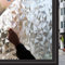 Zindoo Fensterfolie Blickdicht Sichtschutzfolie Ohne Kleber Dekorfolie Gute Privatsphäre Schutz für Badezimmer, Duschkabine Sowie Türen, Umkleide 119 x 200 cm