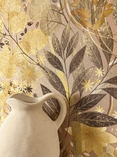 Newroom Vliestapete Ocker Blumen Tapete Boho Wohnzimmer | Goldene Blätter mit leichtem Glanz, dunkelbraune Zweige, altrosa-beiger Fond, Blumentapete, Mustertapete, Herbstlich, Flur