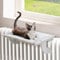 MEWOOFUN Hängematte Katze Heizung, Katzenbett Fenster for Katzen – Verstellbarer hängematte Katzen mit 2-seitigem Kissen, stabiles Katzenbett bis zu 18 kg, grau