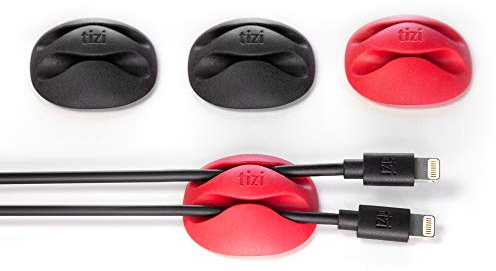 tizi Knubbi Classic: 4 Kabelführungen (2x schwarz, 2x rot) mit selbstklebenden 3M-Pads. Fixiert 2 Kabel. Cable-Holder aus Anti-Rutsch-PVC für sicheren Kabelhalt