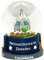Souvenir Schneekugel Weihnachten Weihnachtsmarkt Striezelmarkt Dresden | B: 65 mm H: 85 mm | Reiseandenken Deutschland | 30020