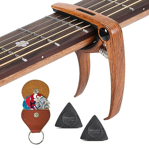 Gitarrset: stämningsklämma i metall, 2 matta plektrum, multifunktionell capo och tillbehörsväska med 4 plektrum