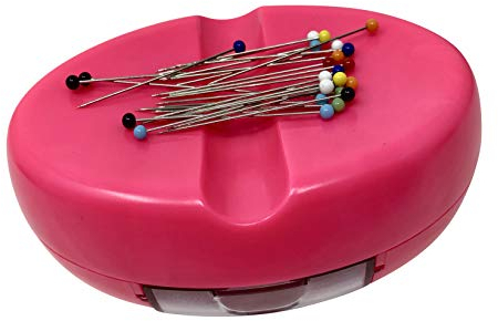Pinkes Magnet-Nadelkissen mit Stecknadelfach und Stecknadeln