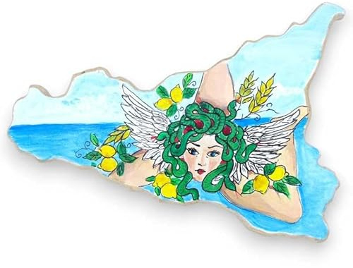 Tagliere in Legno a Forma di Sicilia smussato ai Lati, Anche da Appendere, h 20 x l 30 cm ca. Dipinto a Mano, Trinacria e Mare
