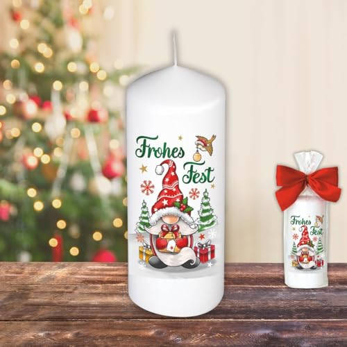 Weihnachtskerze Stumpenkerze – Frohes Fest, Wichtel - Weihnachtswichtel Kerze in Geschenkverpackung mit Schleife zu Weihnachten | moderne Motive auf Tattoofolie Schiebefolie