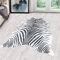 Carpetsale24 Kunstfell Teppich Schwarz-Weiß – 150x200 cm – Waschbar & tierleidfrei – Täuschend echtes Design – rutschfeste Rückseite – Weich & vielseitig für Wohnzimmer, Schlafzimmer & Wanddeko