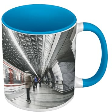 Tasse, Farbe Premium Qualität, Blau – Landschaft U-Bahn-Station in Prag, lange gesponnene Pose – Tasse mit Henkel und farbigem Innenraum