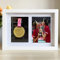 Medaillenhalter Box Frame Shadow Box für Medaillen-Lätzchen und Fotodisplay 1 Medaillen-/Fotorahmen-Vitrine für Marathonläufer, Rennsieger, Militärauszeichnungen, Triathlons und alle Sportarten.