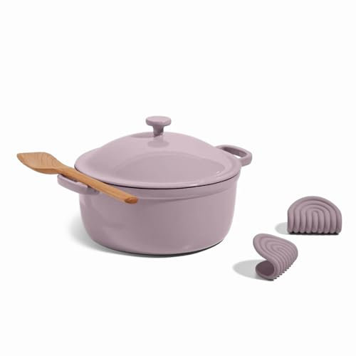 Our Place Faitout parfait en fonte | Cocotte multifonction 6 en 1 de 5,5 l sans toxines avec couvercle auto-badigeonnant | Poignées chaudes et grattoir en bois de hêtre | Passe au four et à induction