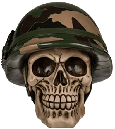 Spardose aus Polyresin mit Schloss, Totenkopf mit Militärhelm und Hülsen, 15 x 14 cm