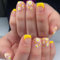 Lot de 24 faux ongles à coller sur ongles jaunes courts carrés à presser sur les ongles en acrylique