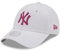 New Era MLB League Essential Cap für Damen der New York Yankees weiß mit pinkem Teamlogo NY Strapback-Verschluss - One-Size