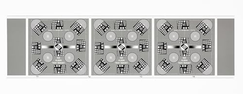 Vlads Test Target Fokustest 15,2 x 15,2 cm, negativ auf Typ 120 Film von Vlads Test Target zum Scannen von Filmen mit DSLR/spiegellos. Digitalisieren Sie Dias und Negative. Nutzen Sie die Schärfe und