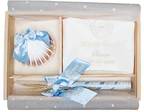 Personalisierte Luxus Taufenbausatz - Bausatz bestehend aus Taufkerzen, Tauftuch und Muschel bestickt - Holzkiste mit den Name und Taufdatum graviert - Modell Paris (Hellblau)