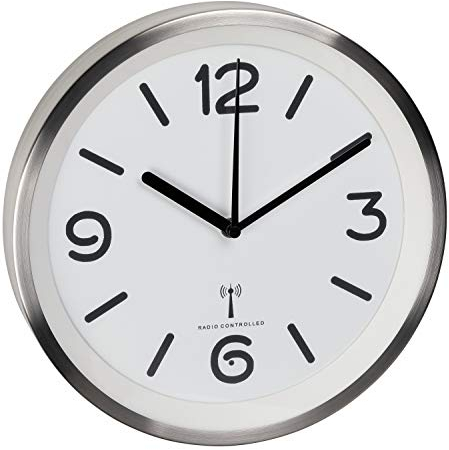 TFA 60.3535 Analoge Funk-Wanduhr mit Nachtbeleuchtung (Silber mit Batterien)