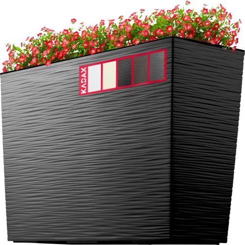 KADAX Blumenkasten aus Kunststoff, 18,5x55,7cm, 5 Farben, Blumentopf mit Bewässerungsbändern, Balkonkasten mit Einsatz, Pflanzkasten für Außen, Blumenkubel (Rechteckig, Ritzmuster, Schwarz)
