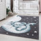 Carpetsale24 Kinderteppich Elefantenfreunde Blau 200x290 cm – XXL Spielteppich – Weiche Oberfläche & Sanftes Farbkonzept