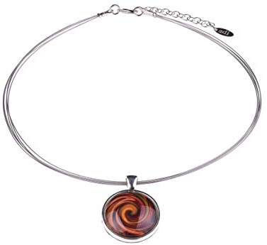 Adi Modeschmuck Halsreif 'Sienna', ein leichter Anhänger aus versilbertem Messing mit farbigen Ornamenten unter einem Glas Cabochon, handgefertigt in Berlin (Braun)