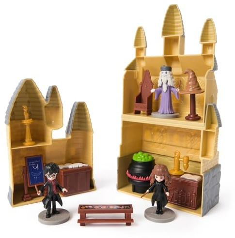 Spin Master MINI HOGWARTS Playset mit 3 Figuren Harry HERMIONE SILENTE | 7 cm große Puppen | 15 Zubehörteile | Spielzeug für Kinder ab 3 Jahren