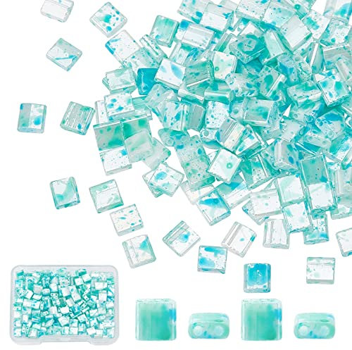 CREATCABIN 200 Pcs 2 Trous Tila Perles Carrées Perles de Verre Rectangle Mini Opaque avec Récipient en Plastique pour Artisanat Bracelet Collier Boucle D'Oreille Fabrication de Bijoux de Noël (Couleur