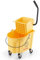 VEVOR Cubo para Trapeador con Escurridor 24,6L Cubo de Fregona con Escurridor de Presión Lateral y Ruedas para Limpieza de Pisos, Amarillo