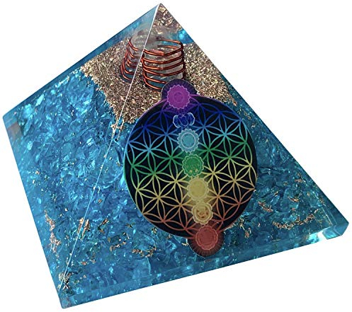 CHONIT Orgonit Pyramide, Chakra-Mix bunt mit Symbol Blume des Lebens, Schutz, klein mit Bergkristall als Deko für zu Hause (Chakra-Mix (Türkis))