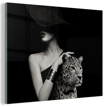 MuchoWow© Glasbilder Wohnzimmer Deko Modern Wandbild Kunstdruck auf Glas | 80x60 cm - Bild Schlafzimmer über Bett Room Decor Geschenke Frau - Leopard - Luxus - Schwarz - Weiß - Tier