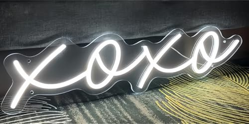 XOXO LED Neon Zeichen für Wand Dekor Neon Wandkunst Acryl LED Lichter mit hängender Kette Licht oben für Schlafzimmer Dekor Graduation Bar Pub Hochzeit Party 5V USB Powered Dimmbar