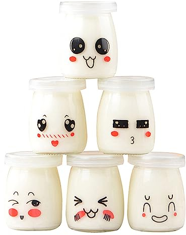 Kichvoe Pots De Yaourt 6 Pièces Bouteilles De Pudding en Verre avec Couvercle 150Ml Mignon Dessin Animé Miel Récipient pour Mousse Gelée Confiture De Faveurs De Mariage Motif (Motif aléatoire)