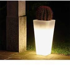 PEBSHOP Maceta cuadrada con luz interior de polietileno de color (40 x 40 x 90 cm de altura, 20 litros de hielo / luz bia).