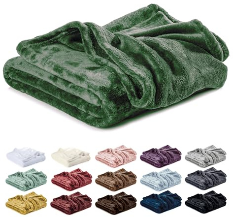 Lavea® Kuscheldecke 130x150 cm - Dunkelgrün | Mikrofaser – Flauschige Fleecedecke für Sofa und Bett, weiche Decke, pflegeleicht, Sofadecke, Tagesdecke oder Wolldecke