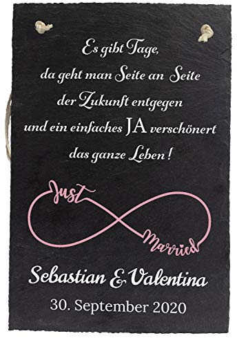 wandmotiv24 Schiefertafel Hochzeit Just Married, Aufhängeschild mit Strick 20 x 30cm, Personalisierte Namen + Datum, Hochzeitsspruch Digitaldruck, Naturprodukt, Hochzeitsgeschenk für Brautpaare, Deko