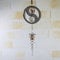 Verve Jelly Metall Windspiel - Orbit Yin Yang 300 - Ø300mm - Windspiel mit Kugelspirale Metallverzierungen Hängende Stücke, Kunsthandwerk, Wohnaccessoires