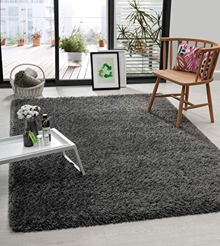 the carpet Green Velvet Wohnzimmer Öko Teppich, Hochflor besteht aus 100% recyceltem Polyester, Langflor, Luxuriöse Felloptik, Kuschelig Weich, Anthrazit, 80 x 150 cm