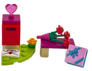 LEGO Friends Set di accessori: foglio di San Valentino con cassetta postale e rose (24 pezzi)