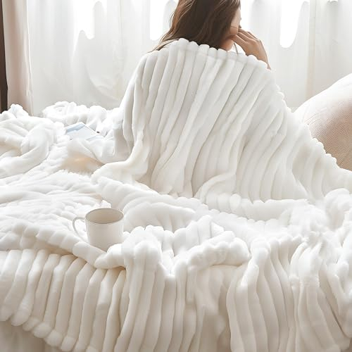 Bedsure Fluffy Fleece Throw Blanket for Bed - Soft Cosy Warm Blankets for Sofa, Soft Cute Double Size Throw Gifts for Women and Girls, Off White, 150x200 cm